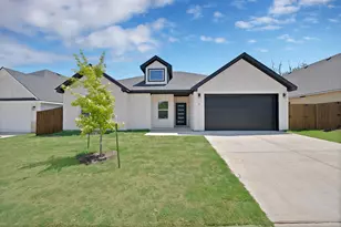 805 Tierney Rd, Fort Worth, TX 76112 - Photo 2