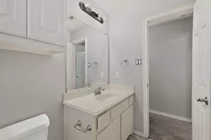5919 Ridgeway Dr, Grand Prairie, TX 75052 - Photo 32
