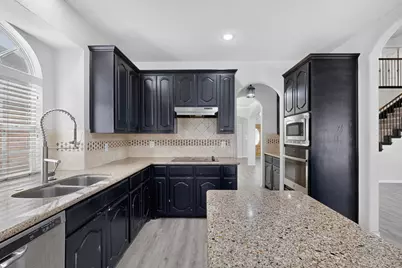 5919 Ridgeway Drive, Grand Prairie, TX 75052 - Photo 14