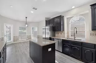 5919 Ridgeway Dr, Grand Prairie, TX 75052 - Photo 10