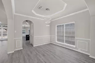 5919 Ridgeway Dr, Grand Prairie, TX 75052 - Photo 6