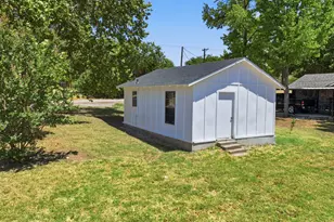 313 W 7th St, Weatherford, TX 76086 - Photo 24