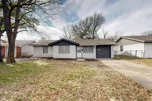 1208 S Benton St, Corsicana, TX 75110 - Photo 2