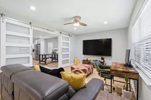 10941 Beauty Ln, Dallas, TX 75229 - Photo 6