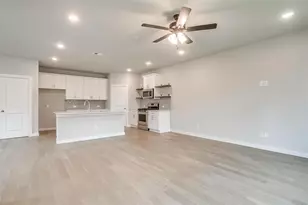4525 Hogan's Alley Dr, Arlington, TX 76001 - Photo 8