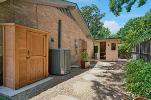 10816 Pinocchio Dr, Dallas, TX 75229 - Photo 36