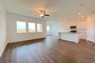 565 Pueblo Bonito Trl, Fort Worth, TX 76052 - Photo 2