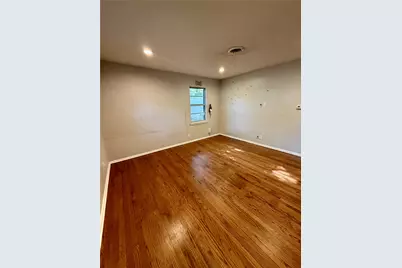412 E Lovers Lane, Arlington, TX 76010 - Photo 2