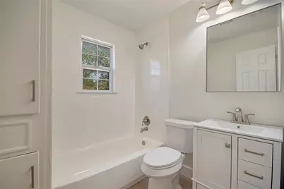305 N Oak Cliff Boulevard, Dallas, TX 75208 - Photo 12