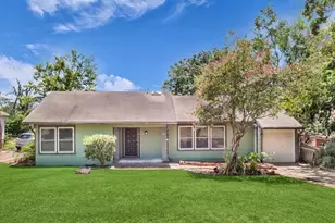 1528 W Day St, Denison, TX 75020 - Photo 1