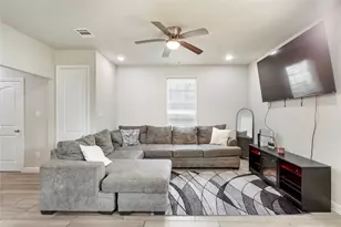 105 Lamar St, Hillsboro, TX 76645 - Photo 6