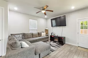 105 Lamar St, Hillsboro, TX 76645 - Photo 8