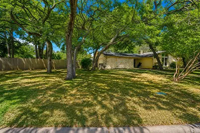 133 Oakhurst Drive, Bedford, TX 76022 - Photo 2