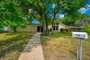 133 Oakhurst Dr, Bedford, TX 76022 - Photo 1