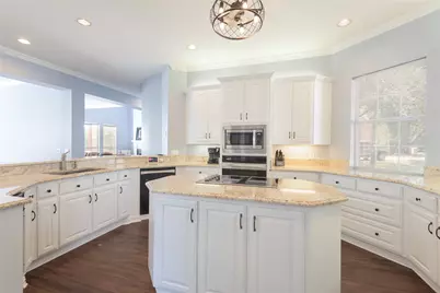 909 Hills Creek Drive, McKinney, TX 75072 - Photo 10