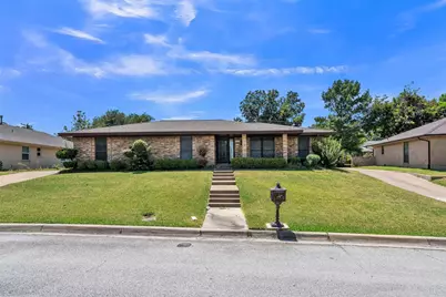 6808 Winchester Court, Fort Worth, TX 76133 - Photo 2