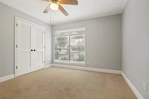 2401 Radcliffe Dr, Arlington, TX 76012 - Photo 16