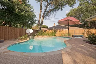 2401 Radcliffe Dr, Arlington, TX 76012 - Photo 22