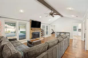 2401 Radcliffe Dr, Arlington, TX 76012 - Photo 8