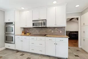 2401 Radcliffe Dr, Arlington, TX 76012 - Photo 4