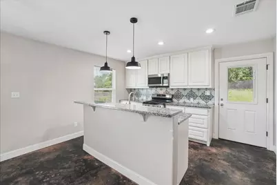 501 E Day Street, Denison, TX 75021 - Photo 8
