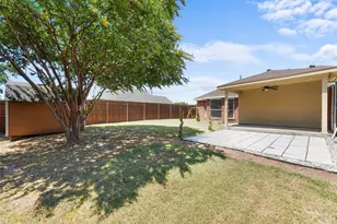 1064 The Meadows Pkwy, DeSoto, TX 75115 - Photo 38