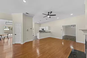 1064 The Meadows Pkwy, DeSoto, TX 75115 - Photo 14