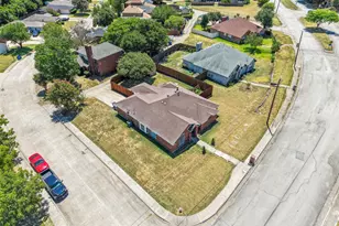 1064 The Meadows Pkwy, DeSoto, TX 75115 - Photo 40