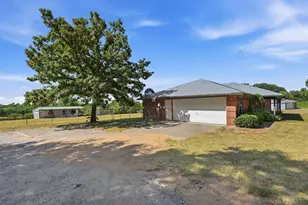 521 McCraw Ln, Denison, TX 75021 - Photo 2