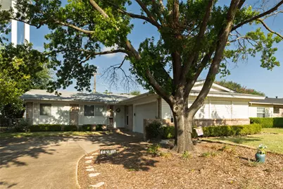 3605 Pleasant Run Road, Irving, TX 75062 - Photo 2