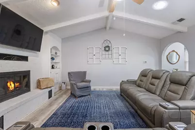 4825 Barnett Street, Fort Worth, TX 76103 - Photo 12