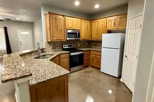 134 Dennis Dr, Azle, TX 76020 - Photo 6