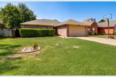 1413 Mockingbird Lane, DeSoto, TX 75115 - Photo 2