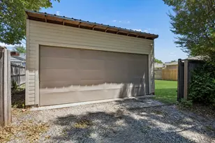 9077 Longmont Dr, Dallas, TX 75238 - Photo 28