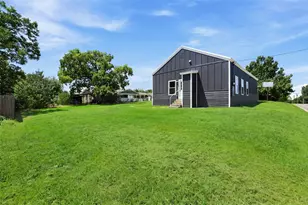 214 D St, Whitesboro, TX 76273 - Photo 30