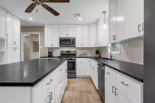 2330 Oak Cliff Dr, Waco, TX 76710 - Photo 12