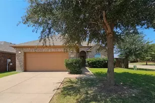 1017 Meadow Green Ct, Princeton, TX 75407 - Photo 2