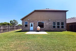 1017 Meadow Green Ct, Princeton, TX 75407 - Photo 6