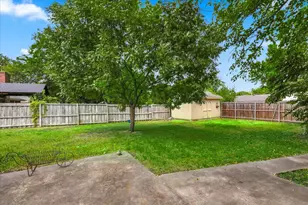 112 Diane Dr, Sanger, TX 76266 - Photo 34