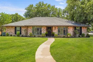 2323 Brookside Dr, Arlington, TX 76012 - Photo 1