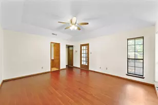 2323 Brookside Dr, Arlington, TX 76012 - Photo 18