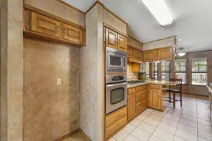 2323 Brookside Dr, Arlington, TX 76012 - Photo 12