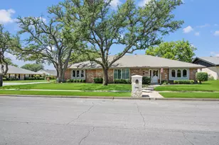 1600 Forest Glen Ct, Pantego, TX 76013 - Photo 1
