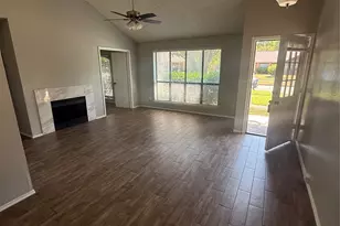 763 Little Creek Dr, Euless, TX 76039 - Photo 2