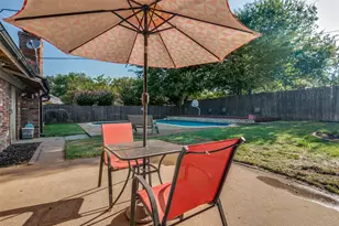 2304 Shady Brook Dr, Bedford, TX 76021 - Photo 4