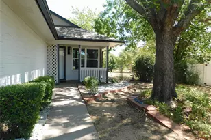 404 Woodson Cir, Denton, TX 76209 - Photo 2