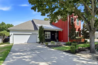 1300 Worthington Street, Grapevine, TX 76051 - Photo 2
