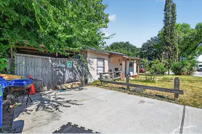 1407 N Main Street, Carrollton, TX 75006 - Photo 2