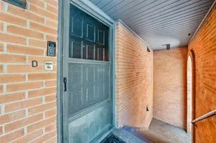 552 E Avenue J, Grand Prairie, TX 75050 - Photo 18