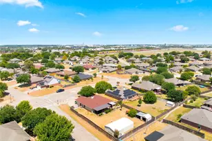 601 Sapphire Blvd, Hewitt, TX 76643 - Photo 12